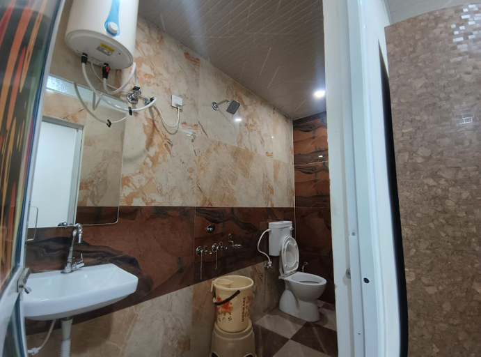 Bathroom 5, Hotel Shree Balaji, Ujjain
