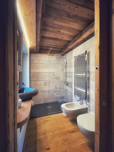 Shower, AMELU' LOCAZIONI TURISTICHE, Cuneo