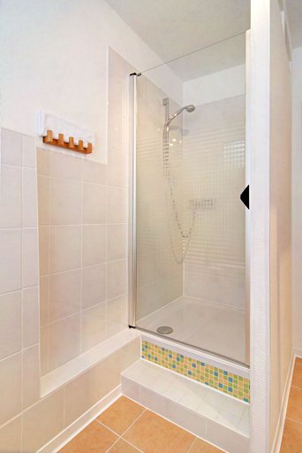 Bathroom 5, Am Mühlenteich, Lübeck