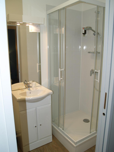 Bathroom 5, Le Relais Vauban, Somme
