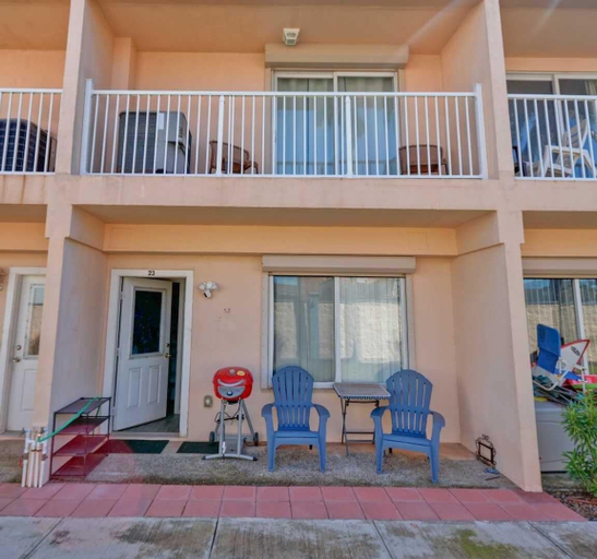 Terrace/patio, Dolphin 23 2 Bedroom Condo by RedAwning, Cameron