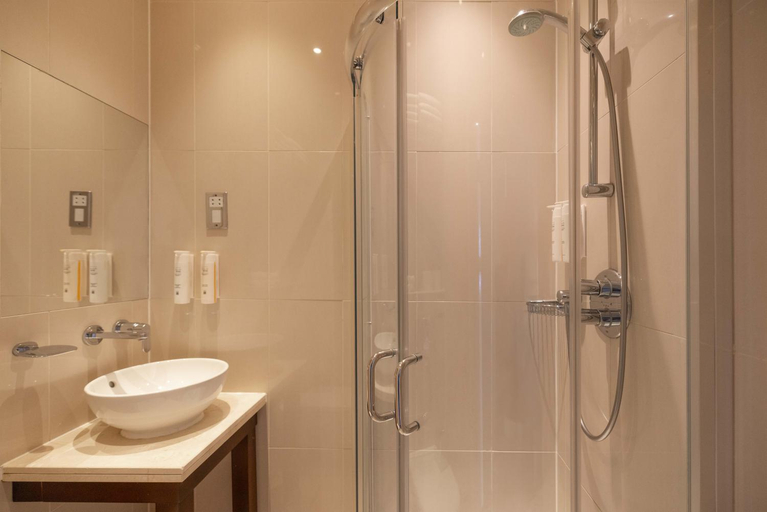 Bathroom 4, Park Grand Hyde Park, London