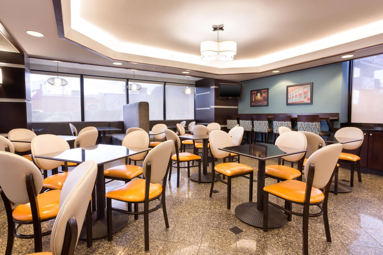 Food & Drinks 5, Drury Inn & Suites Greensboro, Guilford