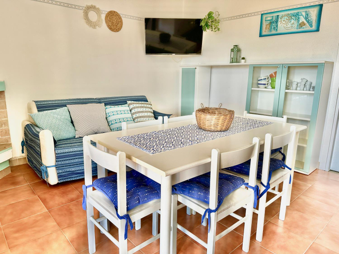 Others 4, Villa Vista Mare con giardino, Cagliari