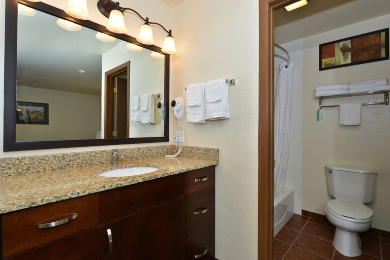 Bathroom 5, Yellowstone Westgate Hotel, Gallatin