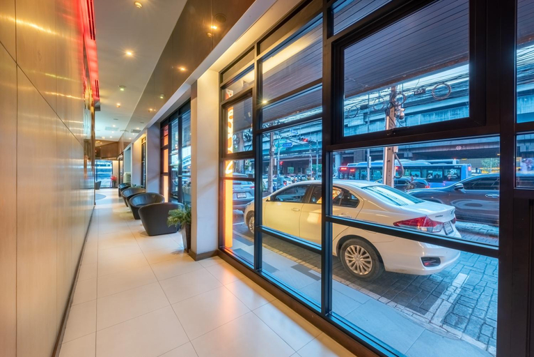Sport & Beauty 3, M2 de Bangkok, Din Dang