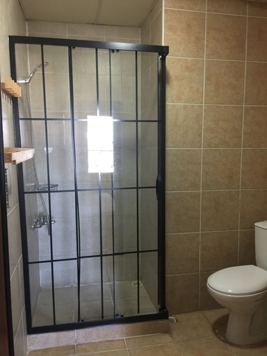 Bathroom 5, Iyon Pansiyon, Foça
