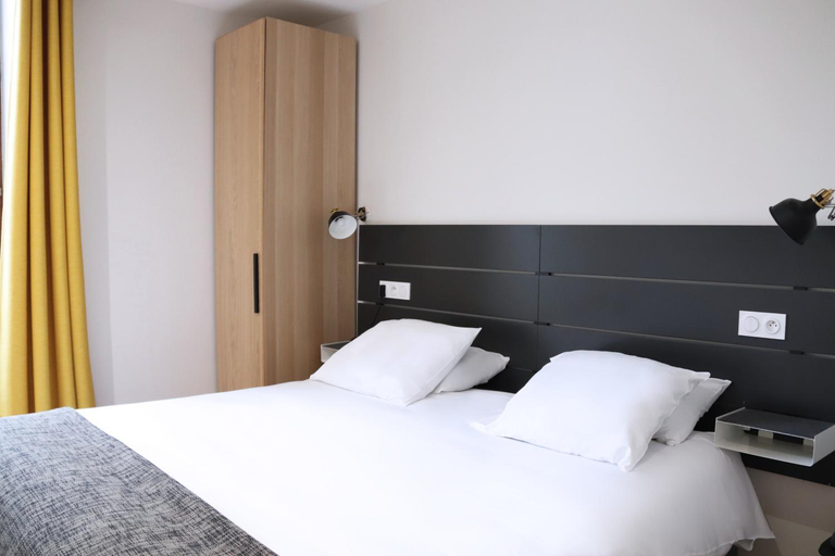 Bedroom 2, Hotel Athanor Centre, Côte-d'Or