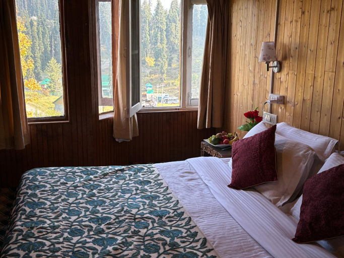 Bedroom 2, Pine Palace Resorts Gulmarg, Baramulla