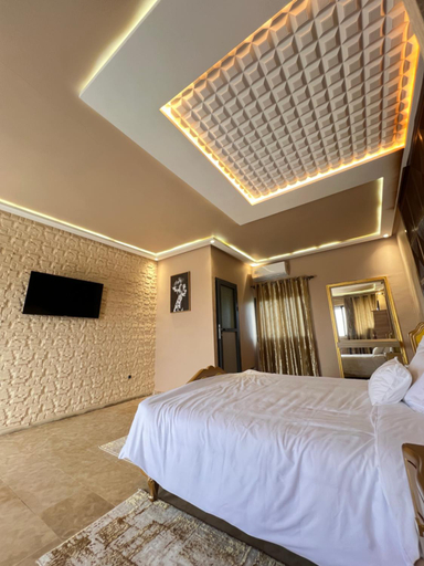 5, Auberge Salle billionaire, Sefrou
