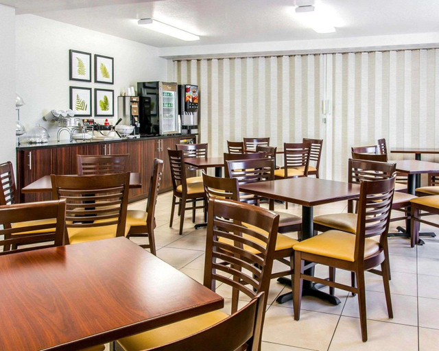 Food & Drinks 3, Sleep Inn Midland - Bay City West, Midland