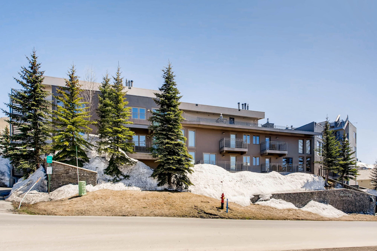 Exterior 2, Unique & Modern 3 Br/2ba - Ski-in/ski-out 3 Bedroom Condo - No Cleaning Fee! by RedAwning, Gunnison