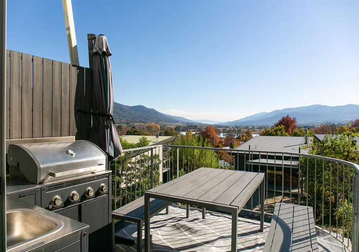 4, luxury Scandinavian townhouse, Alpine - East