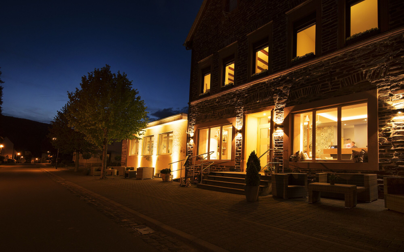 Exterior & Views 2, Hotel Restaurant zur Marienburg, Cochem-Zell