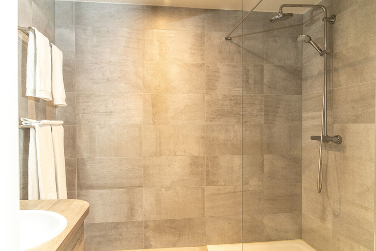 Bathroom 4, Malpertuus, Limburg