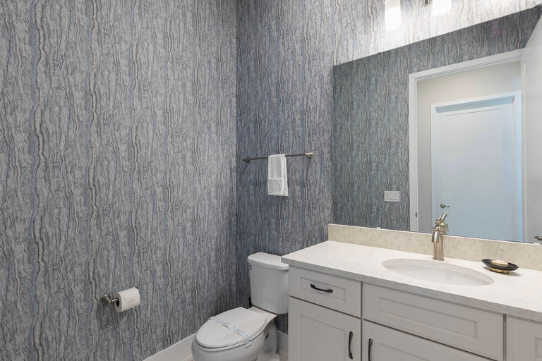 Bathroom 4, Orlando House 1000, Osceola