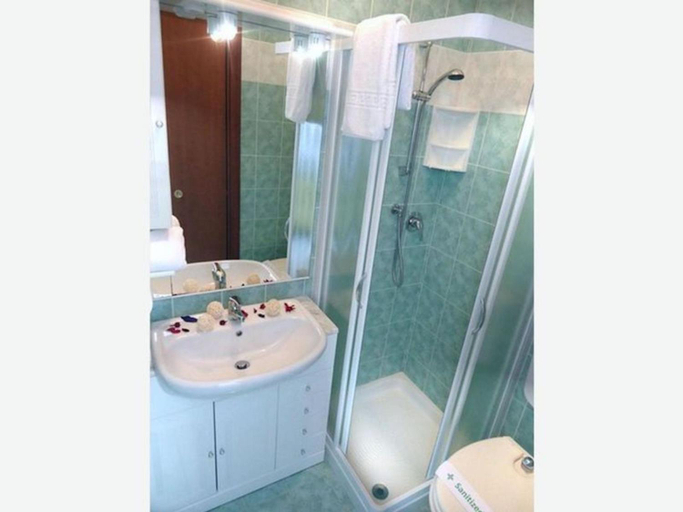 Others 4, Swim and stay-Beahost, Venezia