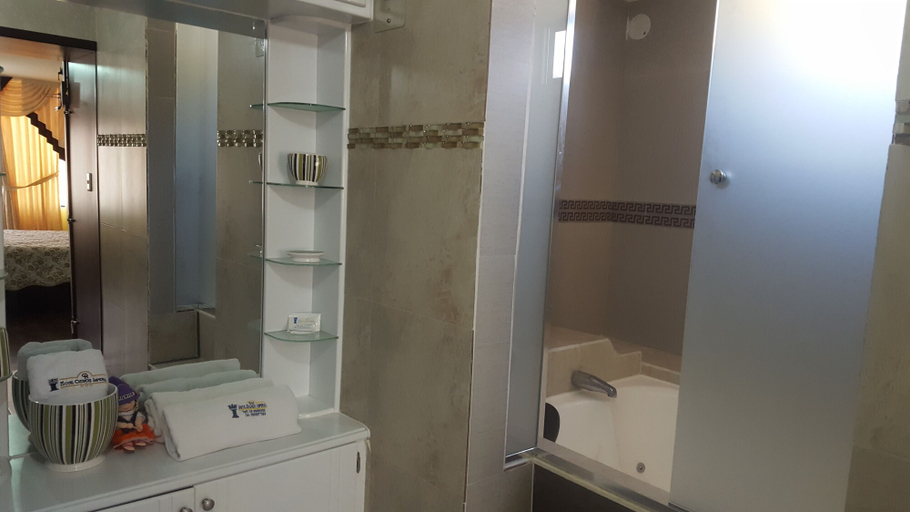 Bathroom 3, Hotel Chunchi Imperial, Chunchi