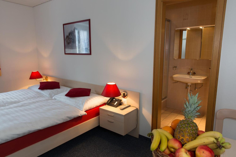 Room 2, Hôtel du Port, La Broye