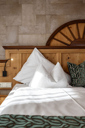 Bedroom 2, Hotel Kendler, Zell am See