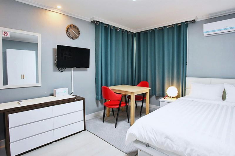 Bedroom, Goseong Santahus Pension, Goseong