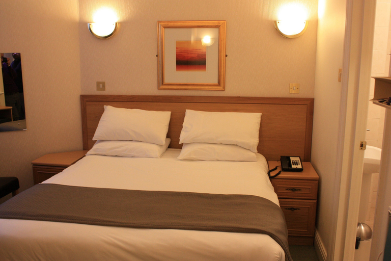 Bedroom 4, Regency Hotel Westend, London