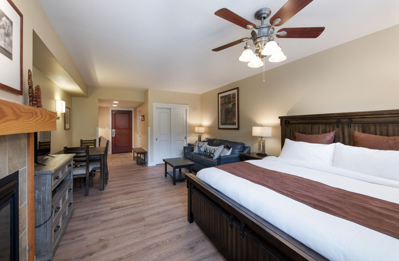 Room 2, Modern Ski Studio Apartment with In-Room Fireplace - Fraser Crossing/Founders Pointe Premium-Rated 4443, Grand