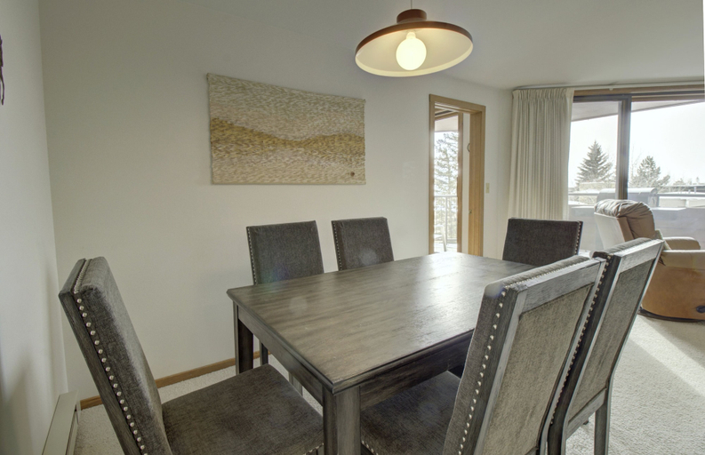 In-room dining 5, 432 Marina Place 2 Bedroom Condo by RedAwning, Summit