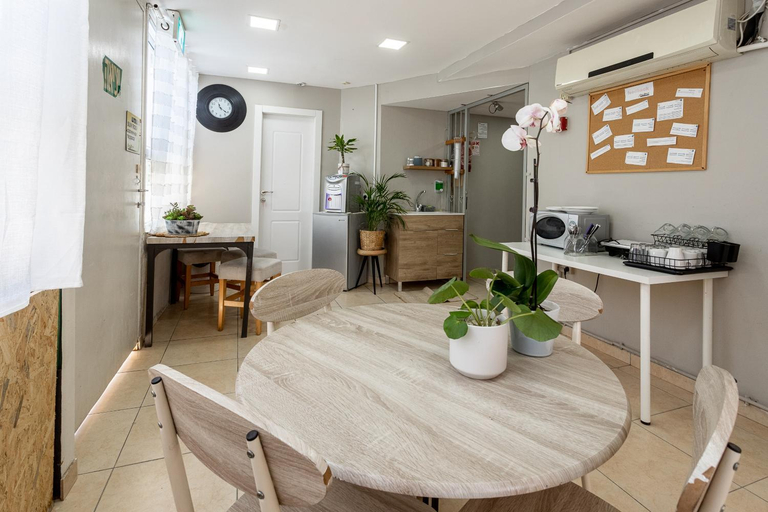 Others 2, Little Prince Hostel