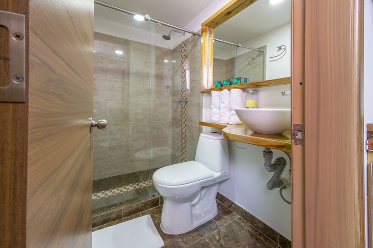 Bathroom 5, Ayenda Marckia 1901, Armenia