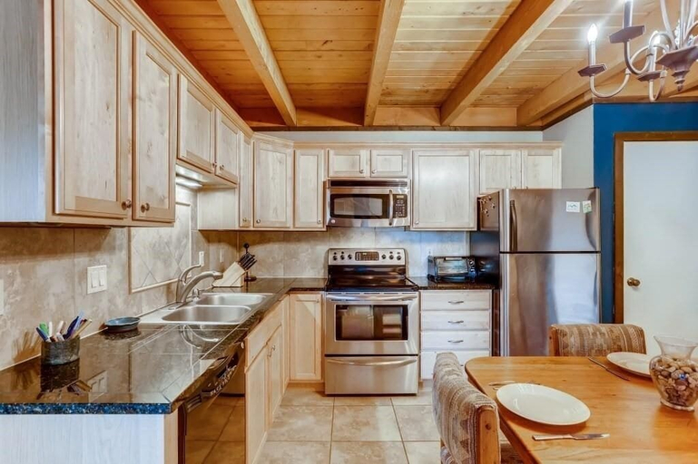 Private kitchen 5, F201 Treehouse 2 Bedroom Condo by RedAwning, Summit