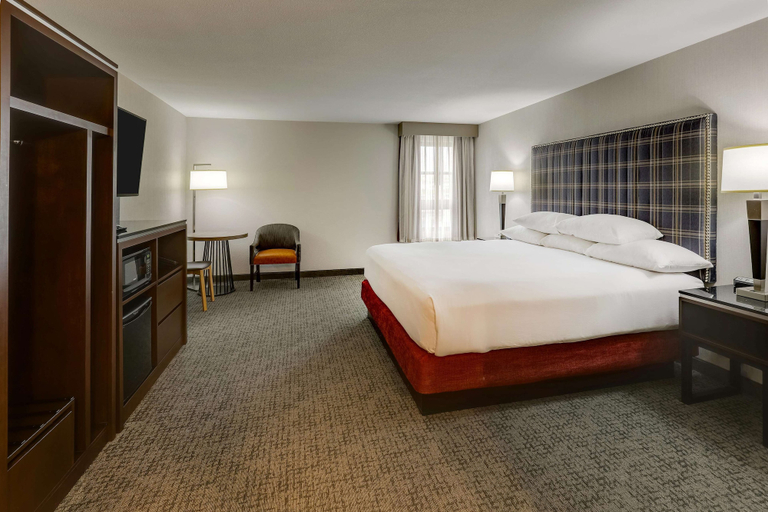 Bedroom 3, Drury Inn & Suites St Joseph, Buchanan