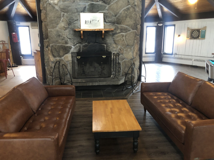 Others 5, The Lodge at Mount Snow, Windham