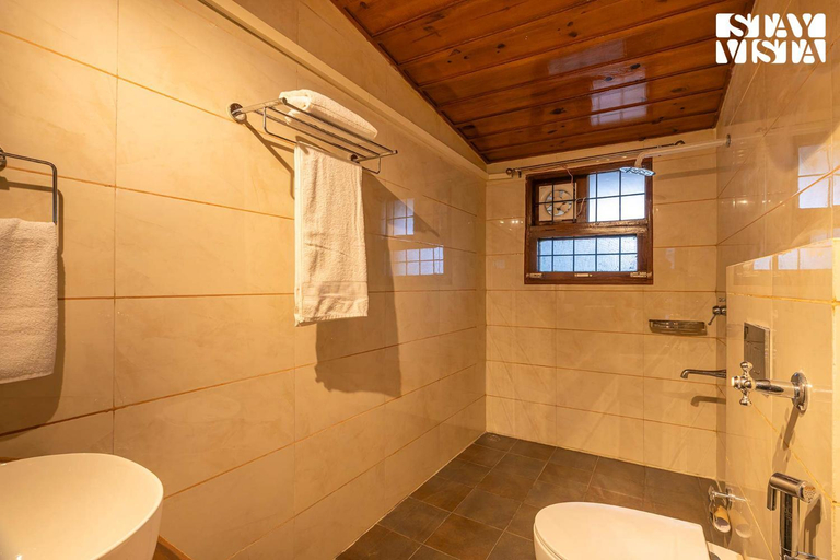 Bathroom 2, StayVista at Juneo Orchards, Sirmaur