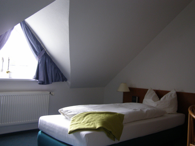Bedroom 4, Faehrhaus Niederkleveez, Plön