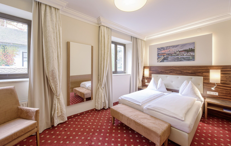 Bedroom 2, Landhotel Mader, Steyr