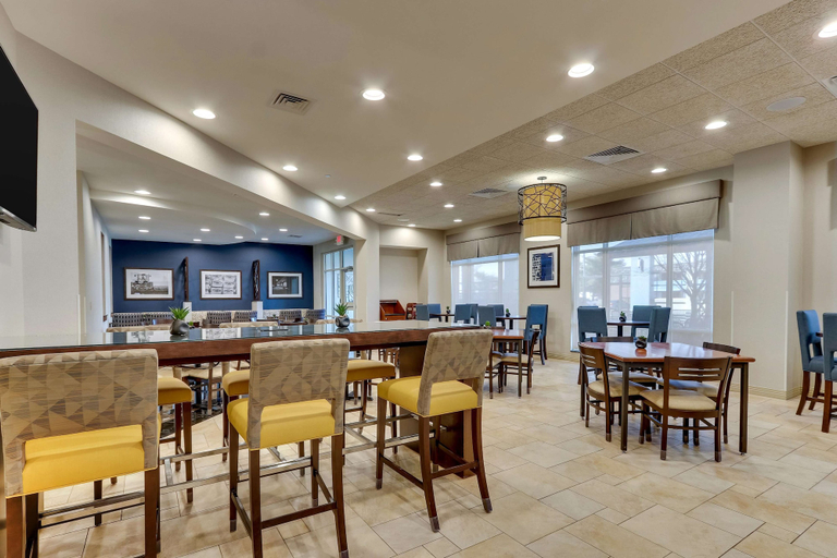 Food & Drinks 5, Drury Inn & Suites Sikeston, MO, Scott