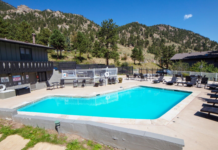 Sport & Beauty, Fawn Valley Inn: 272 Condo, Larimer