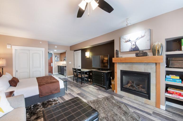 Others 5, Premium Unit 4371- Fraser Crossing/founders Pointe Condo, Grand