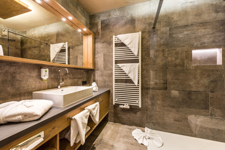 Bathroom 3, Wohlfühlhotel Berg Heil, Reutte