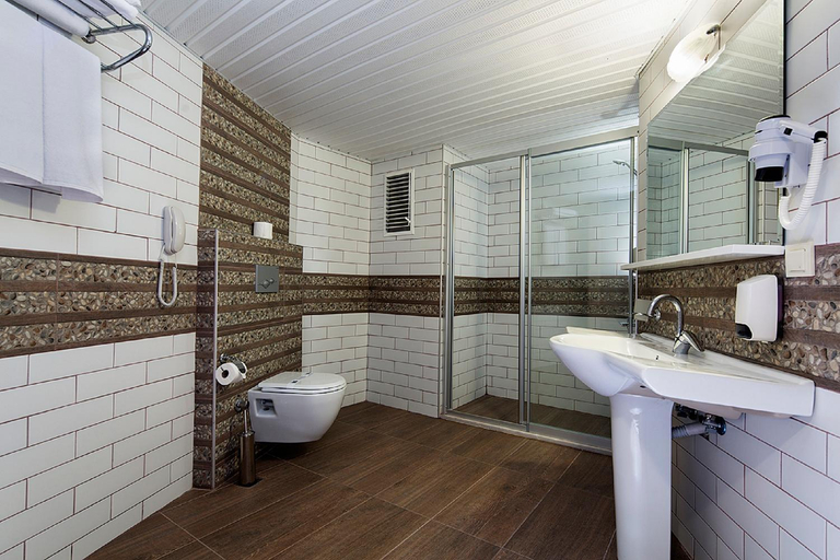 Bathroom 5, Club Turtas Beach - All Inclusive, Alanya