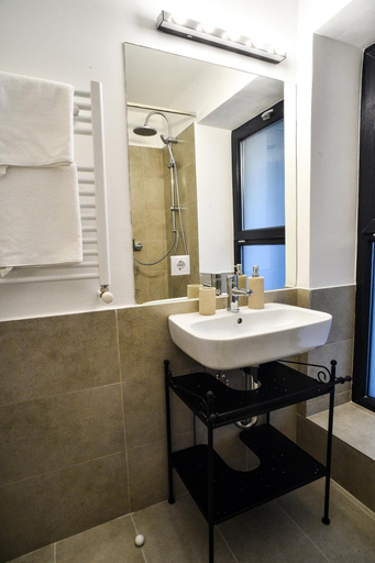 Bathroom 3, Heights Accommodation City Center, Municipiul Bucuresti