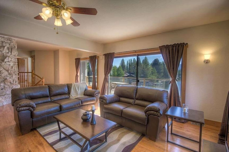 Interior 2, 569 Lucerne 4 Bedroom Home by RedAwning, El Dorado