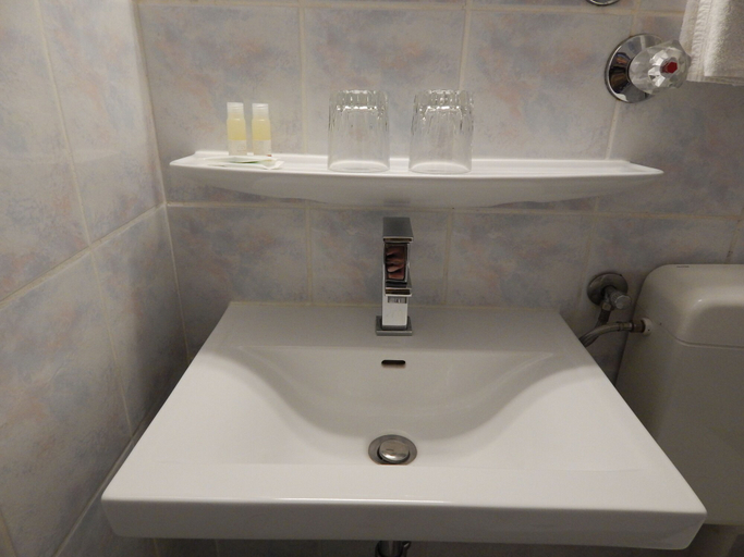 Bathroom 5, Montree Hotel, München