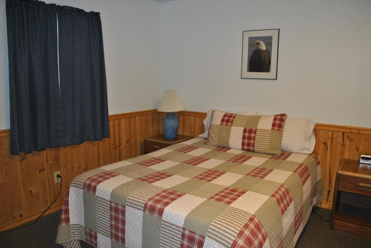Bedroom, Aspen Inn, Klamath