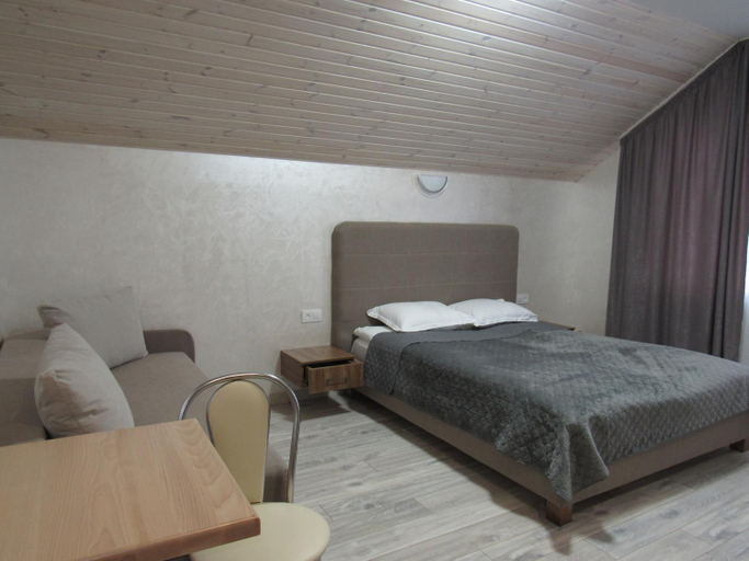 Bedroom 4, Solomiia, Svaliavs'kyi