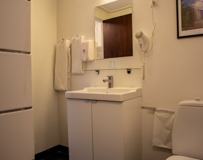 Bathroom 3, Hotel Phønix Hjørring, Hjørring