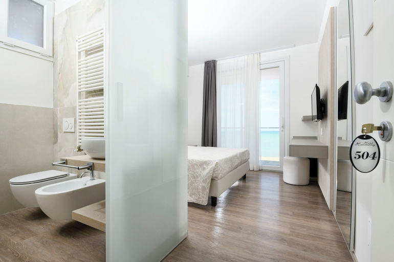 Bathroom 5, Hotel Harmony, Rimini