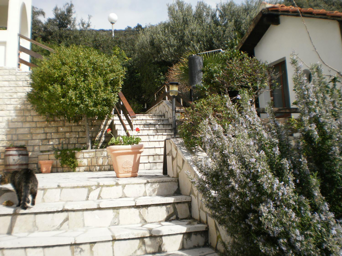 Others 4, Apartments Pinezic, Cres
