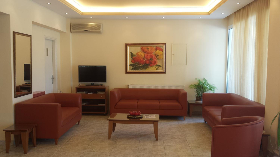 Shared lounge/TV area 3, Dimitra Hotel, Central Greece